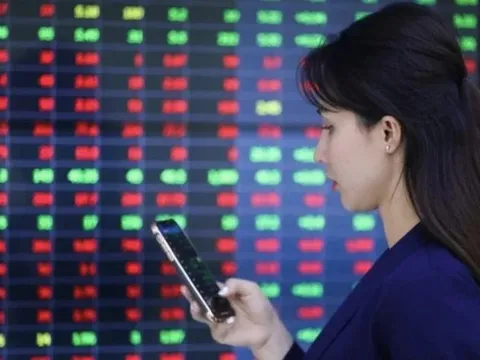 Nhà đầu tư lỗ hay lãi khi 'bắt đáy’ chứng khoán phiên lao dốc?