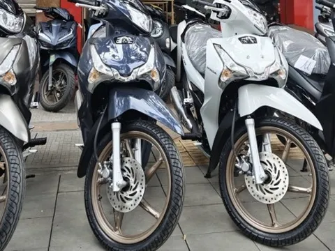 Honda Wave 125 bản mới cực đẹp bất ngờ về đại lý Việt: Xịn hơn Future, siêu tiết kiệm xăng 1,46L/100km