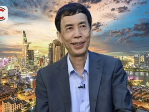 TS. Võ Trí Thành: 'Giá bạc còn tăng mạnh hơn giá vàng, bạc mà không bạc lại rất hữu tình'