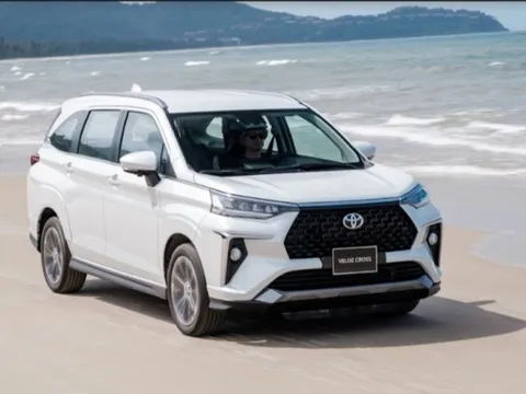 Mẫu MPV bán được hơn 5.400 xe trong 9 tháng tại Việt Nam sắp có bản hybrid với mức tiêu hao chỉ 4 lít/100 km