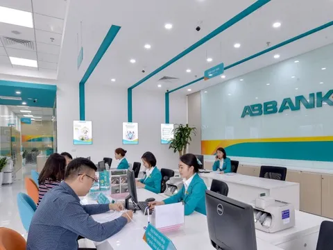 Lợi nhuận tăng trưởng gấp 8 lần, ABBANK hoàn thành 128% kế hoạch cả năm 2025 chỉ sau 9 tháng, chuẩn bị tăng vốn thêm 3.600 tỷ đồng