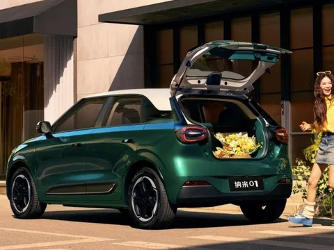 ‘Vua xe tải’ tại Việt Nam vừa mở bán mẫu hatchback giá chỉ 221 triệu: Đẹp ngang Suzuki Swift, đi một mạch từ Hà Nội đến Nghệ An mới phải sạc điện