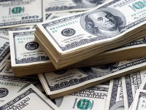 Tỷ giá USD hôm nay 28/10: Ngân hàng giảm, chợ đen bất ngờ tăng