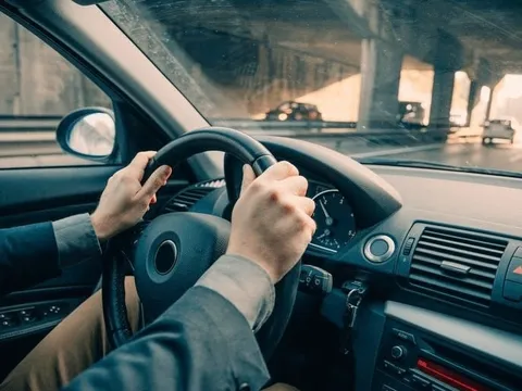 Kỹ năng lái xe khiến tài xế mới 'toát mồ hôi hột', đáng sợ vì không có trong giáo trình
