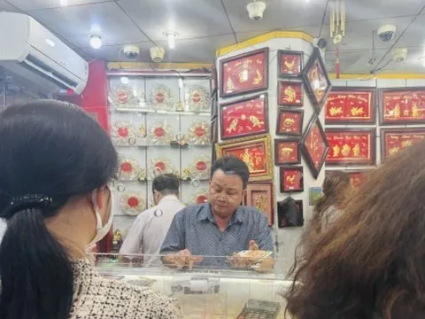 Ngân hàng Nhà nước đề nghị tăng cường thanh tra xử lý mua bán ngoại tệ trái phép