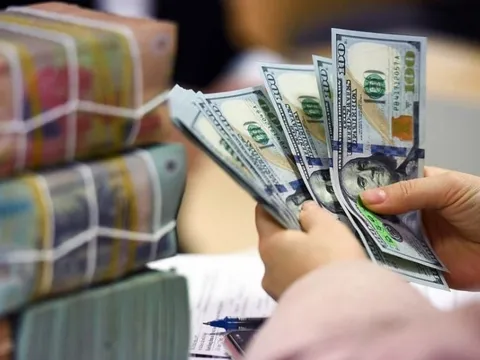 Tỷ giá USD hôm nay 30/10: Đồng bạc xanh ‘leo giá’ trên chợ đen