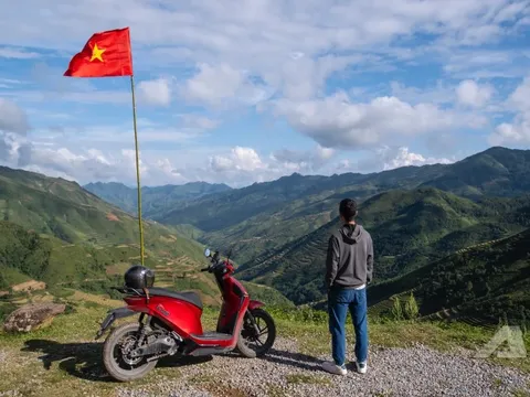 Chàng trai 9X Hà Nội đem xe máy điện của một hãng Việt vượt hơn 220km lên Tà Xùa: Nói thẳng 'đi được nhưng không có lần 2, phải xác định trước vài điều'