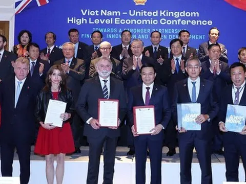 Tổng Bí thư chứng kiến trao hơn 20 thỏa thuận hợp tác Việt Nam - Anh trị giá hàng chục tỉ USD