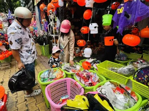 Người mua hờ hững, đồ hoá trang Halloween ế ẩm