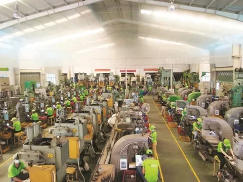 Standard Chartered nâng dự báo tăng trưởng GDP Việt Nam năm 2025 lên 7,5%