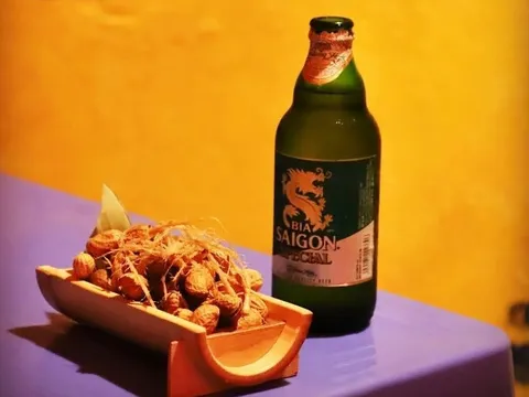 Quán ăn Việt vừa được New York Times vinh danh Top 50 nhà hàng xuất sắc nhất nước Mỹ: Khách xếp hàng ăn bún chả, phở chiên phồng và vịt quay Vân Đình