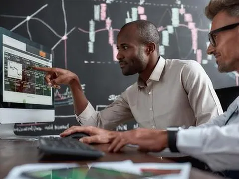 Phiên 3/11: Khối ngoại giảm bán ròng, ngược chiều tung hàng trăm tỷ gom 2 cổ phiếu Bluechips