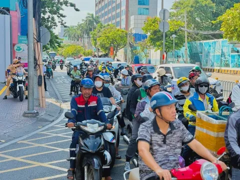 Không chỉ tài xế ô tô, người lái xe máy cũng cần tra cứu điều này để biết và thực hiện nộp phạt