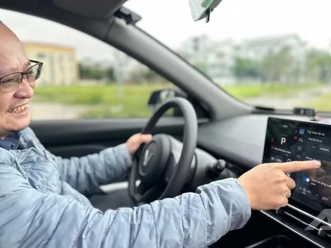 ​​Kỹ sư bán Ranger chuyển sang ‘bộ ba’ xe điện VinFast, đánh giá thẳng chi phí vận hành và không có ý định dùng lại xe dầu