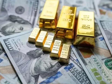 Giá vàng ‘dậm chân tại chỗ’, thị trường đang chờ điều gì xảy ra?