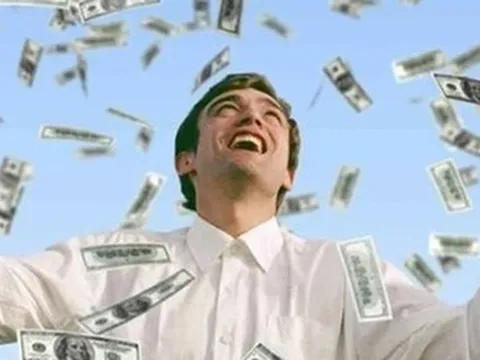 Một cổ phiếu phòng thủ bất ngờ "tăng dựng đứng" 80% lên đỉnh lịch sử, cổ đông lớn tạm lãi gần 130 tỷ chỉ sau 3 tháng