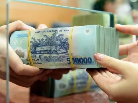 Thanh khoản dồi dào, vì sao lãi suất liên ngân hàng vẫn tăng lên 7%?