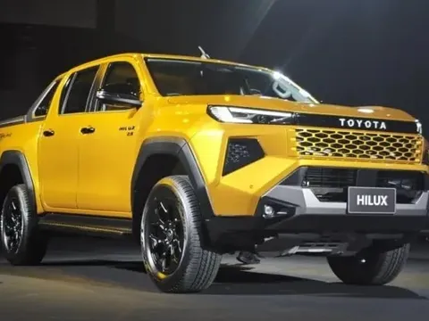 Bán tải thế hệ mới của Toyota lên đời: Bổ sung bản thuần điện và gói trợ lái xịn sò, dải giá rộng thênh thang đáp ứng mọi nhu cầu