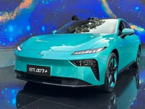 Ông trùm xe tải tại Việt Nam vừa ra mắt xe điện ngang cỡ Toyota Camry, giá khởi điểm hơn 500 triệu đồng