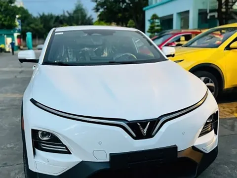 VinFast VF 6 Plus Limited 'chuẩn Mỹ' được chào bán: Thêm trang bị giá không tăng một đồng, giới hạn 1.000 chiếc tại Việt Nam