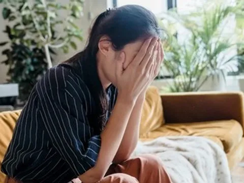 Vỡ mộng sống thử, lúc muốn từ bỏ, cô gái lại phát hiện mang thai