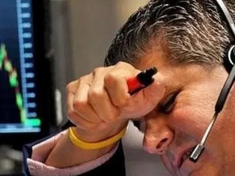 Phiên 14/11: Khối ngoại vẫn bán ròng gần 700 tỷ đồng, tâm điểm "xả" mạnh một cổ phiếu ngân hàng