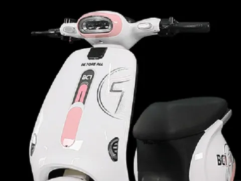 Cận cảnh mẫu xe điện 'quốc dân' mới giá chỉ 13,5 triệu đồng: Pin chạy 100 km/lần sạc, thiết kế thanh lịch hút giới trẻ