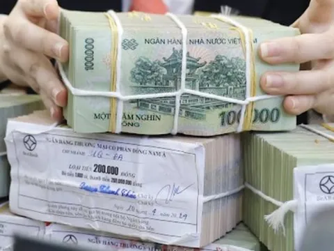 Nhiều ngân hàng giảm lãi suất, tiếp sức khách hàng phục hồi sau bão, lũ