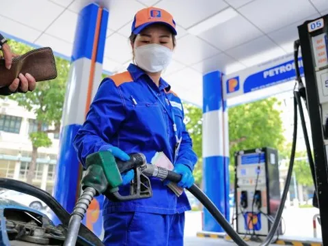 Giá xăng tăng, dầu mazut giảm nhẹ