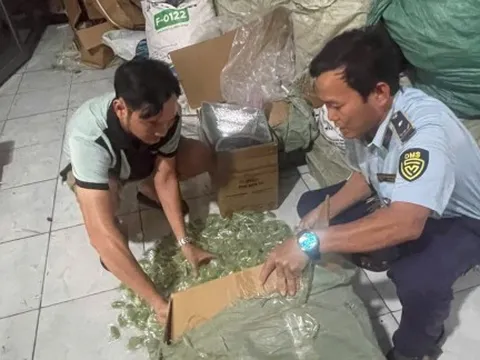 Phát hiện hơn 1 tấn kẹo dẻo ‘3 không’ bán công khai qua mạng xã hội