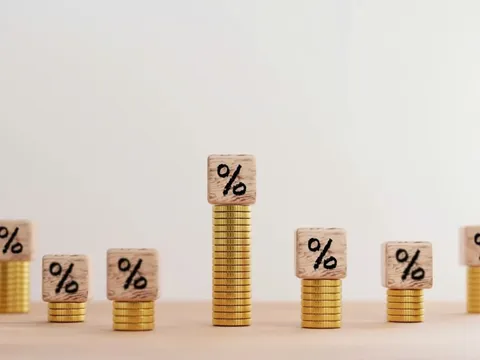 5 ngân hàng đồng loạt tăng lãi suất tiết kiệm, có nhà băng nâng kỳ hạn ngắn lên sát trần