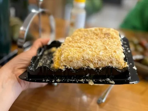 Chiếc bánh 'thị phi' 2.000 người đặt, 1.800 người chê, nhưng vẫn liên tục nhận được đơn đặt hàng