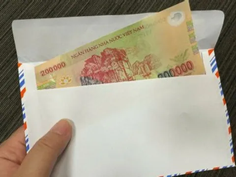 Cầm 200 nghìn đi đám giỗ, thông gia nghèo bất ngờ khi gia chủ trả lại phong bì