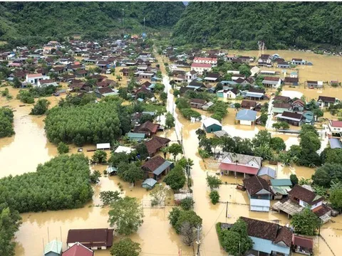 Khẩn trương ứng phó đợt mưa lũ lớn tại Trung Bộ