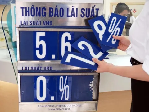Hôm nay, một ngân hàng nâng lãi suất tiết kiệm, đẩy kỳ hạn ngắn lên kịch trần