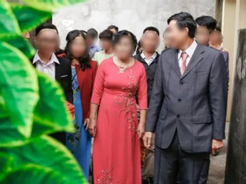 Đám cưới không vàng, không sính lễ, mẹ chồng nghèo tặng con dâu quà không ai ngờ