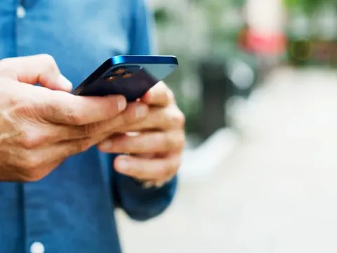 Một ngân hàng phát cảnh báo đến người dùng iPhone và Android