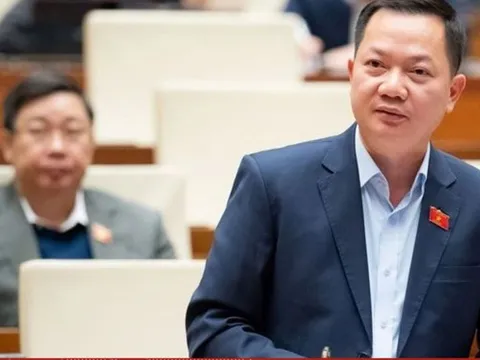 “Không thể nói tiết kiệm mà xếp hàng từ 3 giờ sáng để mua vàng”