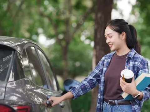 Grab cho phép trẻ vị thành niên tự đặt xe