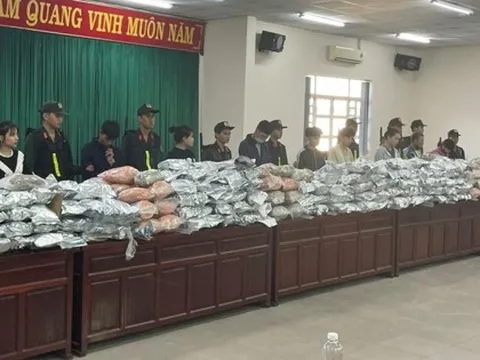 Bắt giữ nhiều đối tượng trong đường dây mua bán 'Cô tiên thơm. Chuyên mùi' xuyên quốc gia