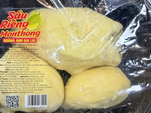 Bầu Đức bất ngờ mang sầu riêng bán trong nước