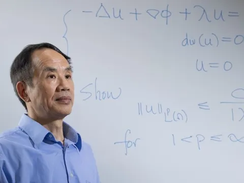 ‘Thần đồng Toán học’ 14 tuổi được tuyển sinh vào đại học, 40 năm sau đưa ra quyết định rời Mỹ, chọn về quê để cống hiến