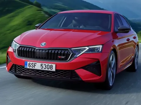 Dân chơi Việt phát sốt với sedan châu Âu 265 mã lực: Xe đẹp - mạnh - giá mềm khiến Civic và Camry trở nên 'ọp ẹp'