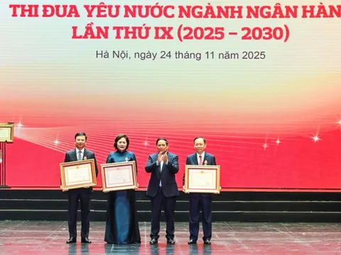 Trao tặng Huân chương lao động hạng Nhất cho Thống đốc NHNN Nguyễn Thị Hồng, Phó Thống đốc Phạm Thanh Hà