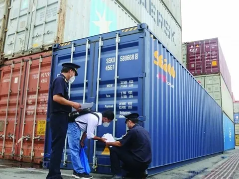 Yêu cầu thông quan nhanh hàng hóa viện trợ khẩn cấp cho vùng lũ