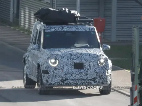 Mercedes-Benz 'đẻ thêm con út': 'Tiểu' G-Class lần đầu xuất hiện ngoài đời thực, nhỏ nhưng có võ