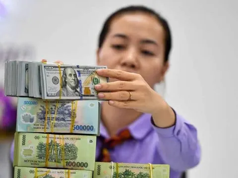 Tỷ giá USD/VND tăng 7,7% từ đầu năm, áp lực lên VND tiếp tục gia tăng