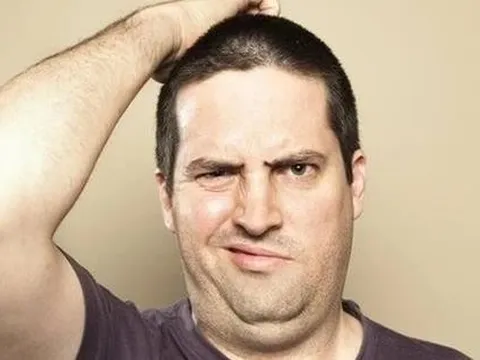 Chủ tịch và Tổng Giám đốc thoái gần hết vốn, cổ phiếu "bốc đầu" tăng kịch trần