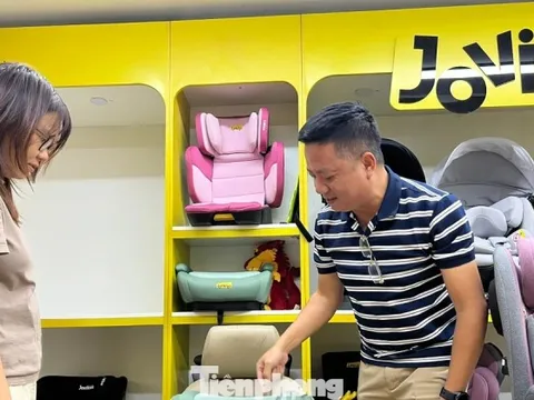 'Cháy hàng' ghế ô tô trẻ em trước 'giờ G'