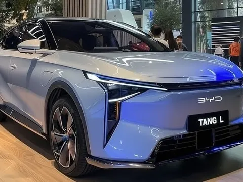 Mẫu SUV từng khiến khách Việt phải lăn tăn vì tên gọi đã có bản nâng cấp, pin sạc thần tốc vỏn vẹn 5 phút đã chạy xa tới 670km, giá gần 800 triệu